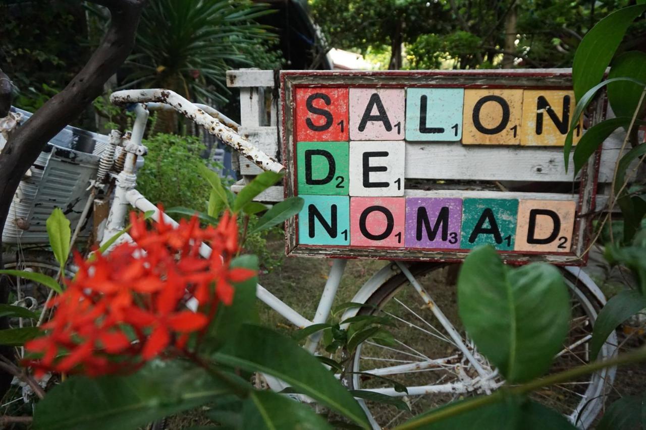 לינה וארוחת בוקר גילי טרוונגן Salon De Nomad Gili T. מראה חיצוני תמונה