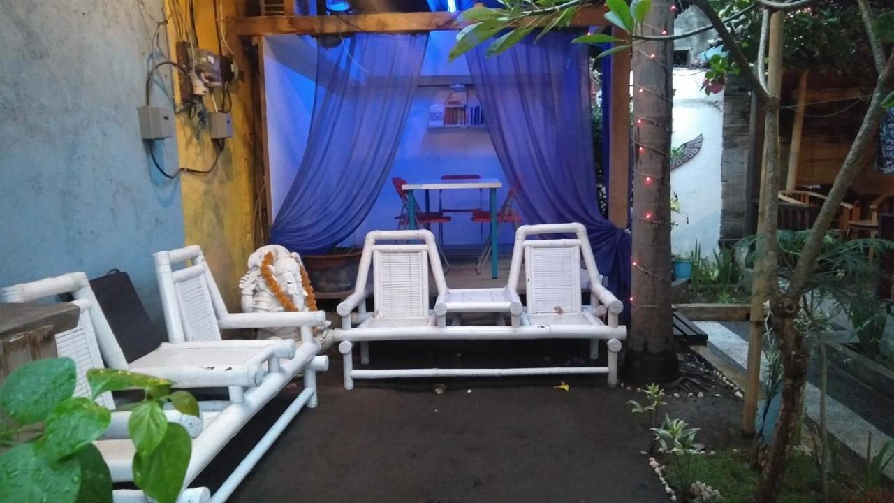 לינה וארוחת בוקר גילי טרוונגן Salon De Nomad Gili T. מראה חיצוני תמונה
